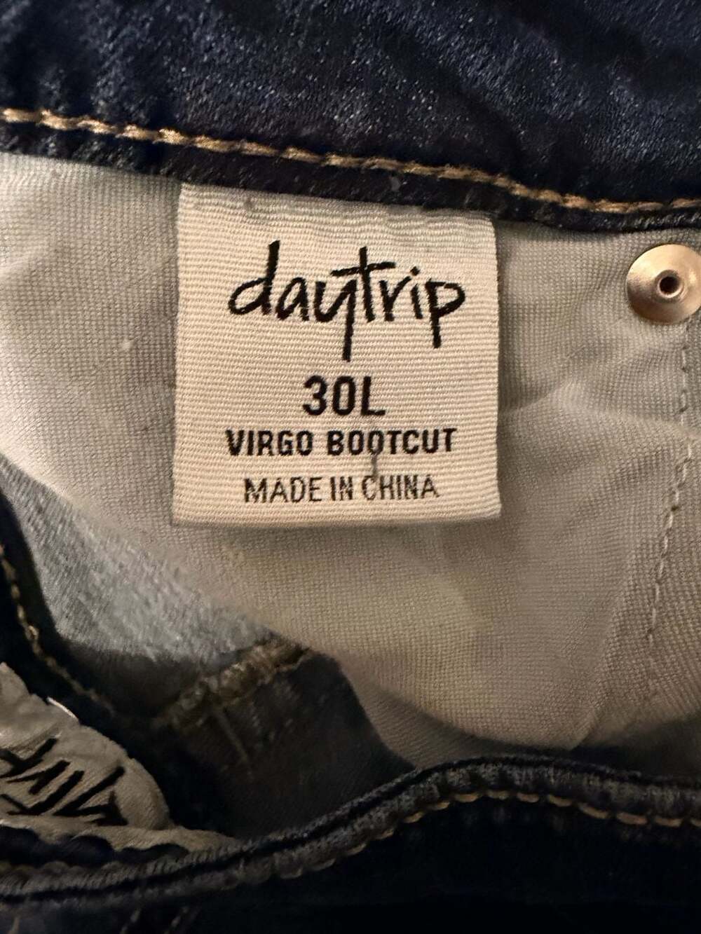 Daytrip Virgo Bootcut Jeans Dark Wash 30 L - Picture 7 of 8